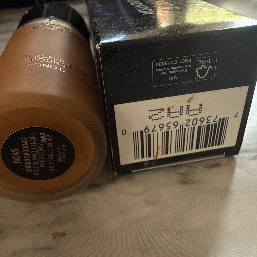 MAC COSMETICS STUDIO RADIANCE FOUNDATION: NC45 - Picture 3 of 3